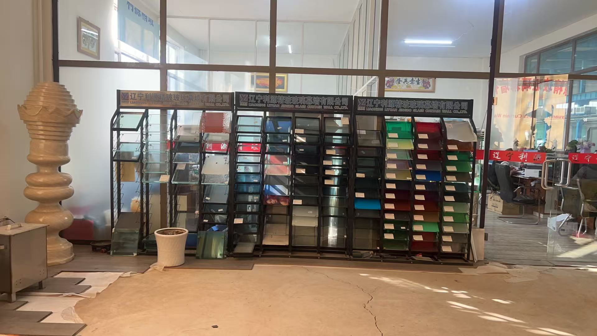 固原市工程玻璃批量采购彩轴玻璃 - 方案